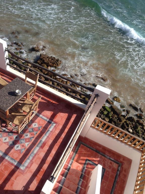 Hashpoint Surf Camp Hostel Taghazout Exterior foto